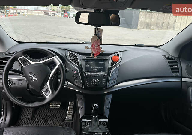 Черный Хендай и40, объемом двигателя 1.69 л и пробегом 207 тыс. км за 13500 $, фото 7 на Automoto.ua