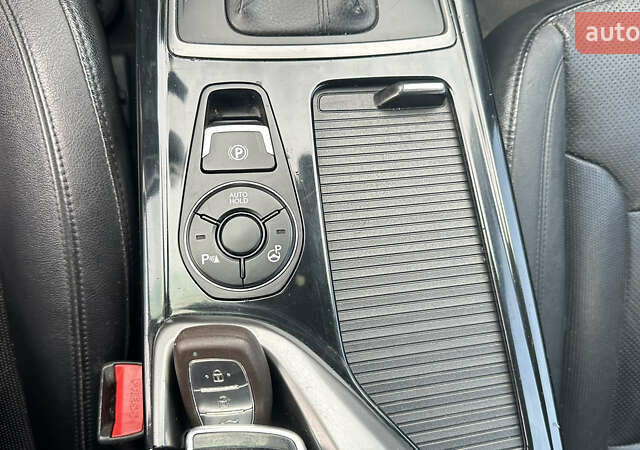 Чорний Хендай і40, об'ємом двигуна 1.7 л та пробігом 212 тис. км за 11900 $, фото 9 на Automoto.ua