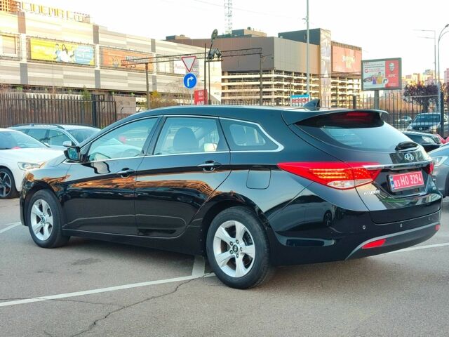 Черный Хендай и40, объемом двигателя 1.7 л и пробегом 165 тыс. км за 13900 $, фото 2 на Automoto.ua