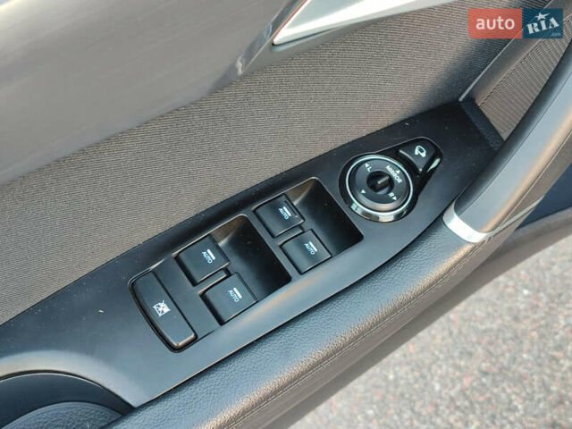 Черный Хендай и40, объемом двигателя 1.7 л и пробегом 165 тыс. км за 13900 $, фото 18 на Automoto.ua