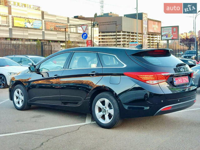 Черный Хендай и40, объемом двигателя 1.7 л и пробегом 165 тыс. км за 13900 $, фото 8 на Automoto.ua