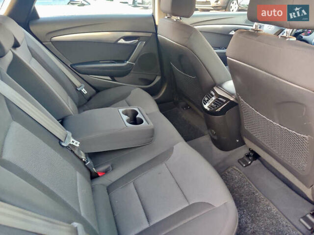 Черный Хендай и40, объемом двигателя 1.7 л и пробегом 165 тыс. км за 13900 $, фото 24 на Automoto.ua