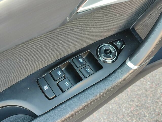 Черный Хендай и40, объемом двигателя 1.7 л и пробегом 165 тыс. км за 13900 $, фото 20 на Automoto.ua