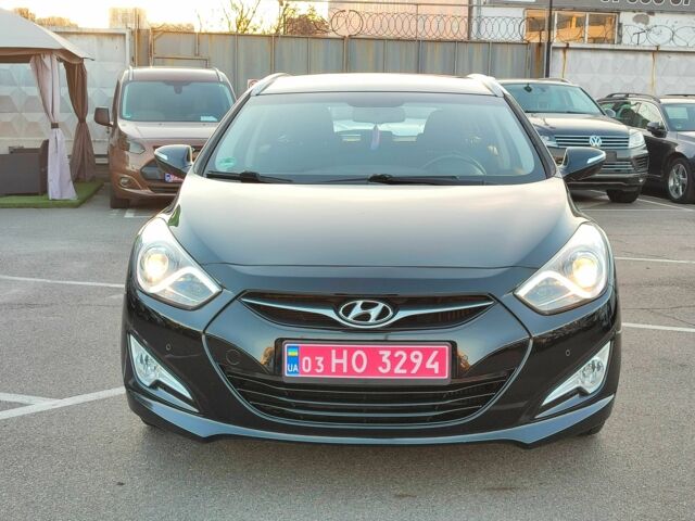 Черный Хендай и40, объемом двигателя 1.7 л и пробегом 165 тыс. км за 13900 $, фото 4 на Automoto.ua