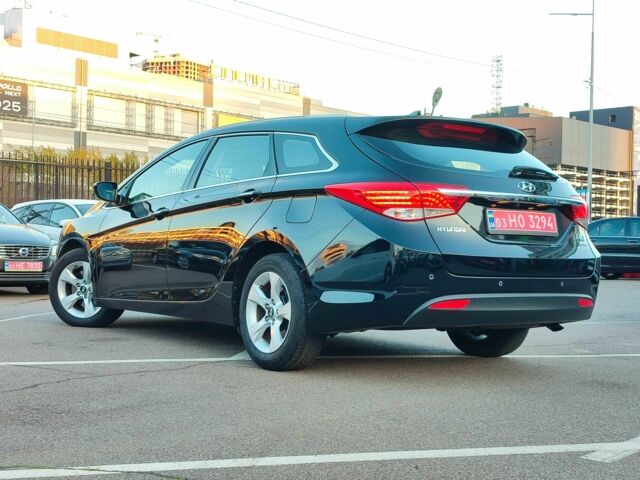 Черный Хендай и40, объемом двигателя 1.7 л и пробегом 165 тыс. км за 13900 $, фото 16 на Automoto.ua