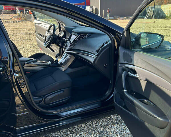 Чорний Хендай і40, об'ємом двигуна 1.7 л та пробігом 250 тис. км за 9550 $, фото 12 на Automoto.ua