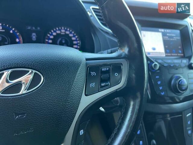 Черный Хендай и40, объемом двигателя 1.6 л и пробегом 318 тыс. км за 11700 $, фото 12 на Automoto.ua