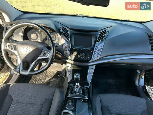 Чорний Хендай і40, об'ємом двигуна 1.7 л та пробігом 250 тис. км за 9550 $, фото 13 на Automoto.ua