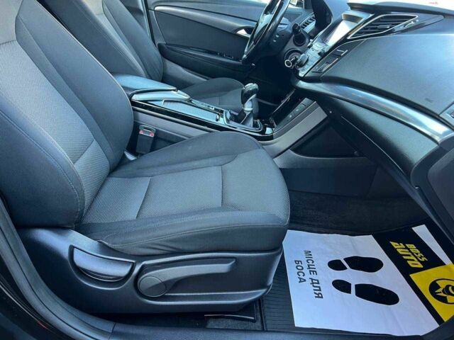 Черный Хендай и40, объемом двигателя 1.6 л и пробегом 318 тыс. км за 11700 $, фото 19 на Automoto.ua