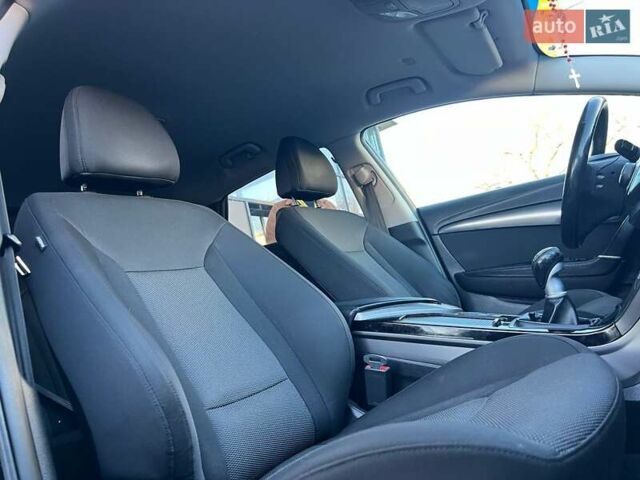 Черный Хендай и40, объемом двигателя 1.6 л и пробегом 318 тыс. км за 11700 $, фото 21 на Automoto.ua