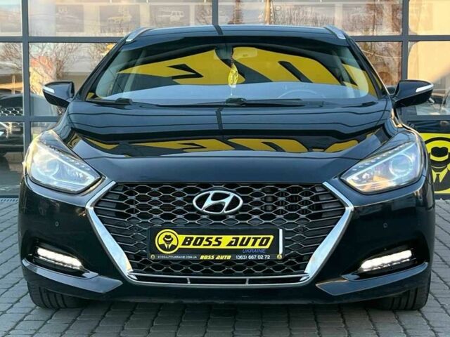 Черный Хендай и40, объемом двигателя 1.6 л и пробегом 318 тыс. км за 11700 $, фото 1 на Automoto.ua