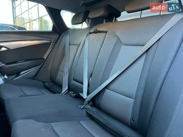 Черный Хендай и40, объемом двигателя 1.6 л и пробегом 318 тыс. км за 11700 $, фото 13 на Automoto.ua