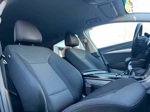 Черный Хендай и40, объемом двигателя 1.6 л и пробегом 318 тыс. км за 11700 $, фото 21 на Automoto.ua