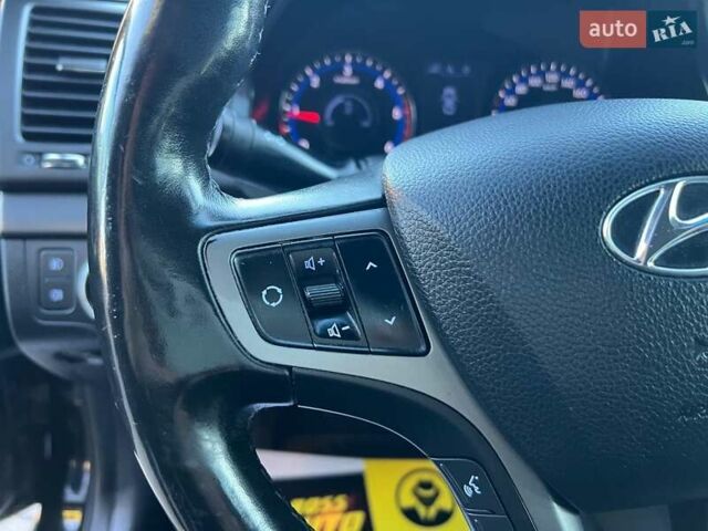 Черный Хендай и40, объемом двигателя 1.6 л и пробегом 318 тыс. км за 11700 $, фото 11 на Automoto.ua