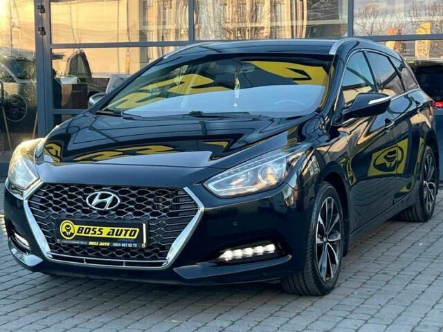 Черный Хендай и40, объемом двигателя 1.6 л и пробегом 318 тыс. км за 11700 $, фото 2 на Automoto.ua