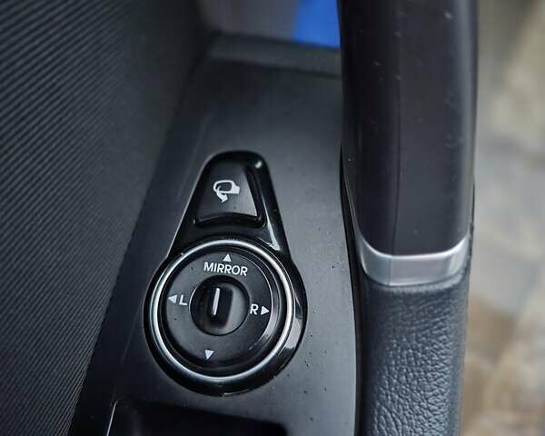 Коричневый Хендай и40, объемом двигателя 1.69 л и пробегом 321 тыс. км за 12200 $, фото 39 на Automoto.ua