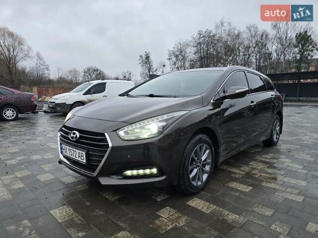 Коричневый Хендай и40, объемом двигателя 1.69 л и пробегом 321 тыс. км за 12200 $, фото 3 на Automoto.ua