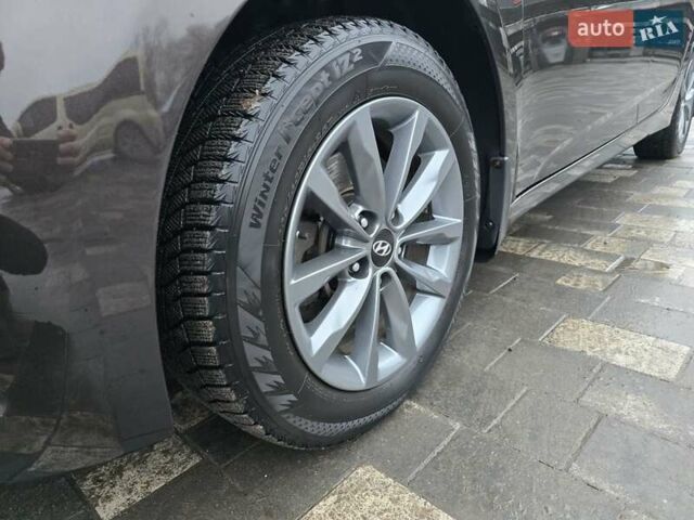 Коричневый Хендай и40, объемом двигателя 1.69 л и пробегом 321 тыс. км за 12200 $, фото 56 на Automoto.ua