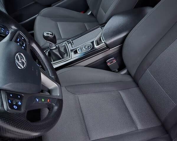 Коричневый Хендай и40, объемом двигателя 1.69 л и пробегом 321 тыс. км за 12200 $, фото 44 на Automoto.ua