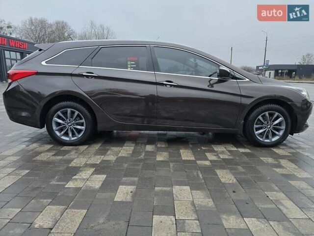 Коричневый Хендай и40, объемом двигателя 1.69 л и пробегом 321 тыс. км за 12200 $, фото 7 на Automoto.ua