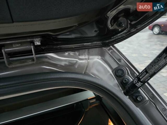 Коричневый Хендай и40, объемом двигателя 1.69 л и пробегом 321 тыс. км за 12200 $, фото 43 на Automoto.ua