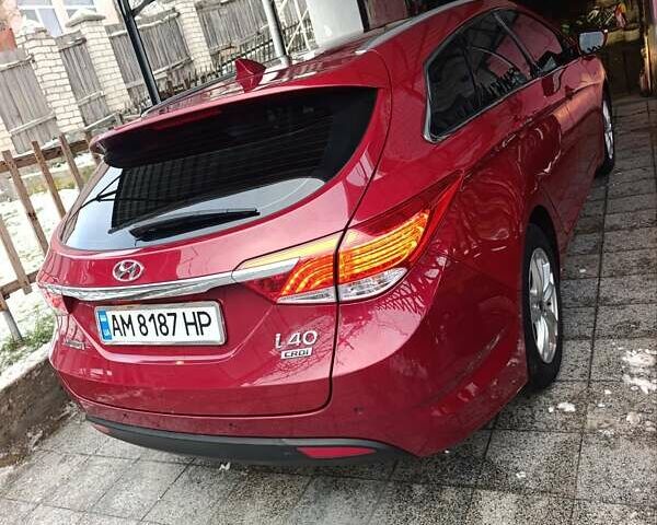 Красный Хендай и40, объемом двигателя 1.69 л и пробегом 189 тыс. км за 12750 $, фото 6 на Automoto.ua