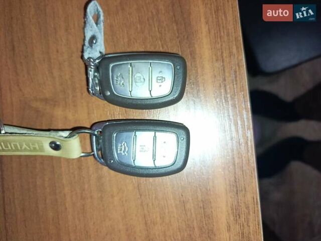 Красный Хендай и40, объемом двигателя 1.69 л и пробегом 189 тыс. км за 12750 $, фото 25 на Automoto.ua