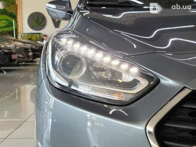 Хендай и40, объемом двигателя 1.7 л и пробегом 150 тыс. км за 16900 $, фото 6 на Automoto.ua