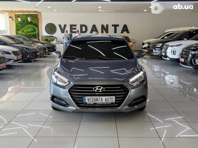 Хендай и40, объемом двигателя 1.7 л и пробегом 150 тыс. км за 16900 $, фото 1 на Automoto.ua