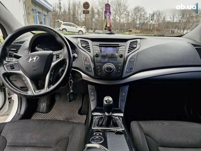 Хендай и40, объемом двигателя 1.7 л и пробегом 245 тыс. км за 6999 $, фото 18 на Automoto.ua