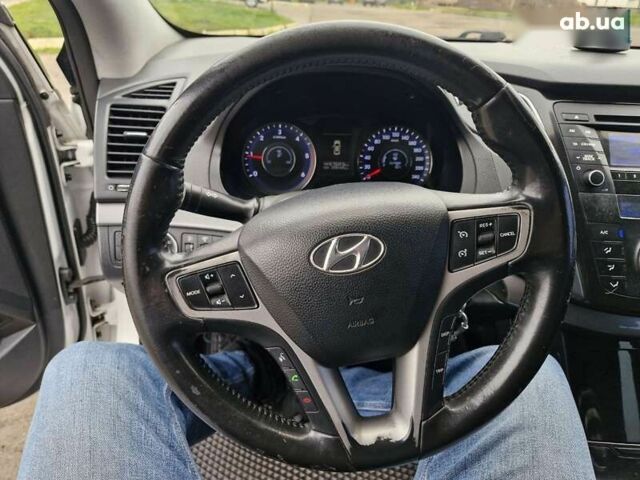 Хендай і40, об'ємом двигуна 1.7 л та пробігом 245 тис. км за 6999 $, фото 17 на Automoto.ua