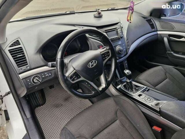 Хендай и40, объемом двигателя 1.7 л и пробегом 245 тыс. км за 6999 $, фото 16 на Automoto.ua