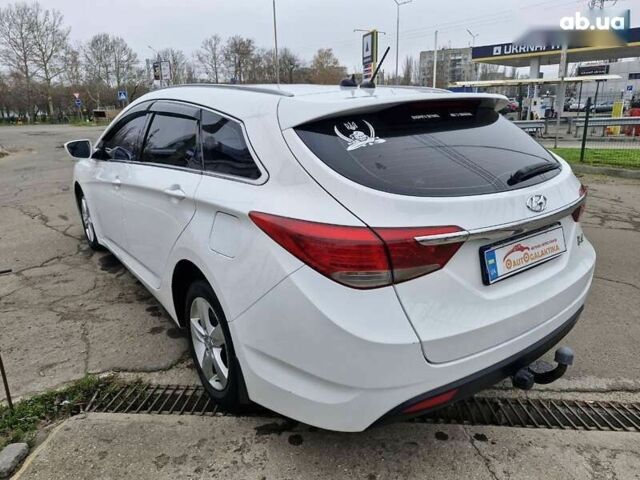 Хендай и40, объемом двигателя 1.7 л и пробегом 245 тыс. км за 6999 $, фото 4 на Automoto.ua