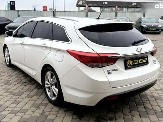 Хендай и40, объемом двигателя 1.7 л и пробегом 337 тыс. км за 9790 $, фото 4 на Automoto.ua