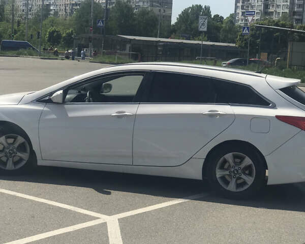 Хендай и40, объемом двигателя 1.7 л и пробегом 230 тыс. км за 7500 $, фото 3 на Automoto.ua