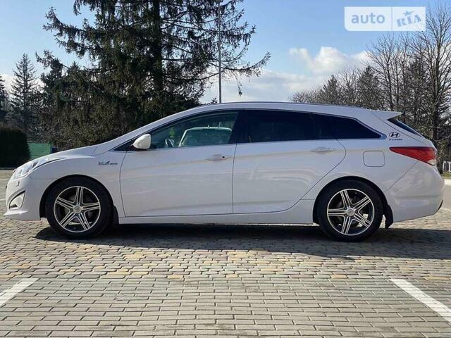 Хендай и40, объемом двигателя 1.7 л и пробегом 226 тыс. км за 8800 $, фото 9 на Automoto.ua