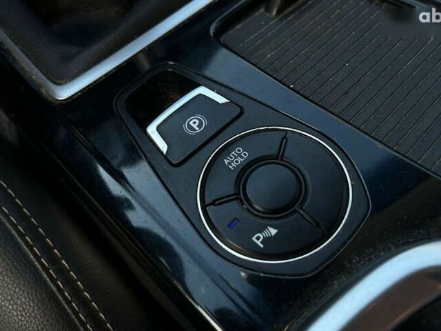 Хендай и40, объемом двигателя 1.7 л и пробегом 180 тыс. км за 10300 $, фото 22 на Automoto.ua