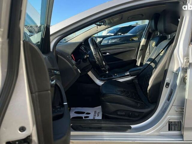 Хендай и40, объемом двигателя 1.7 л и пробегом 180 тыс. км за 10300 $, фото 8 на Automoto.ua