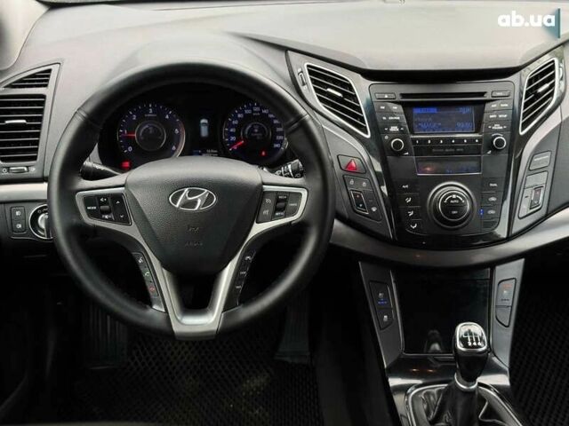 Хендай и40, объемом двигателя 1.7 л и пробегом 342 тыс. км за 7600 $, фото 21 на Automoto.ua