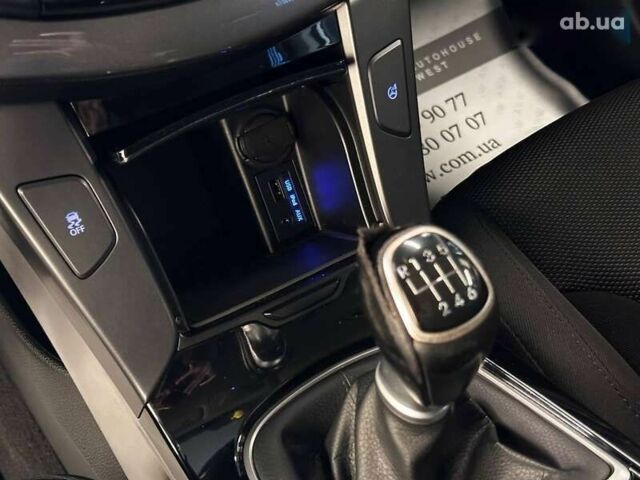Хендай і40, об'ємом двигуна 0 л та пробігом 288 тис. км за 9300 $, фото 15 на Automoto.ua