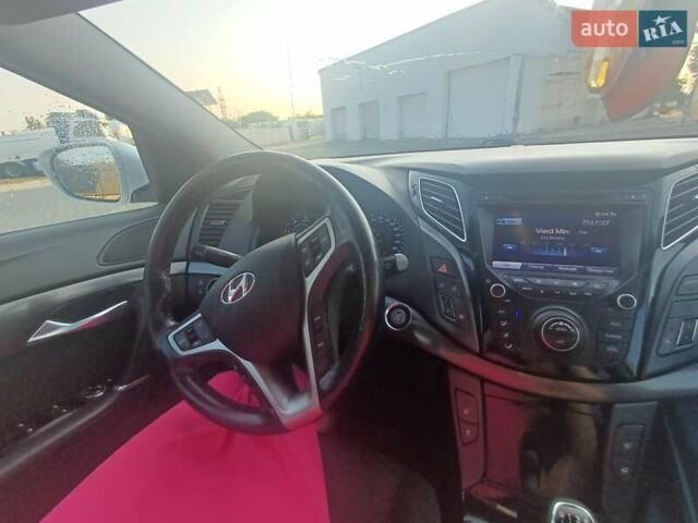Хендай и40, объемом двигателя 1.7 л и пробегом 279 тыс. км за 10500 $, фото 8 на Automoto.ua