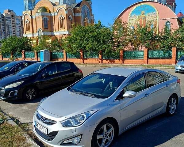 Серый Хендай и40, объемом двигателя 2 л и пробегом 142 тыс. км за 9970 $, фото 17 на Automoto.ua