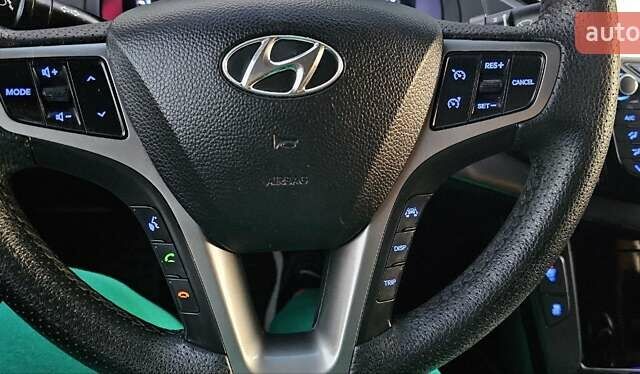 Серый Хендай и40, объемом двигателя 2 л и пробегом 142 тыс. км за 9970 $, фото 7 на Automoto.ua