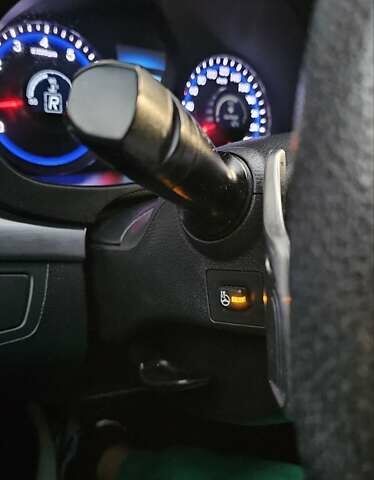 Серый Хендай и40, объемом двигателя 2 л и пробегом 142 тыс. км за 9970 $, фото 6 на Automoto.ua