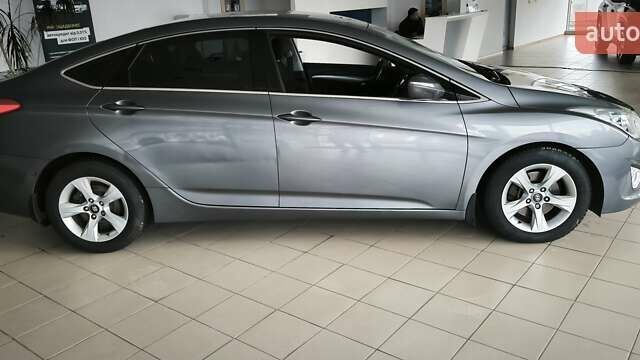 Серый Хендай и40, объемом двигателя 1.69 л и пробегом 136 тыс. км за 8499 $, фото 3 на Automoto.ua