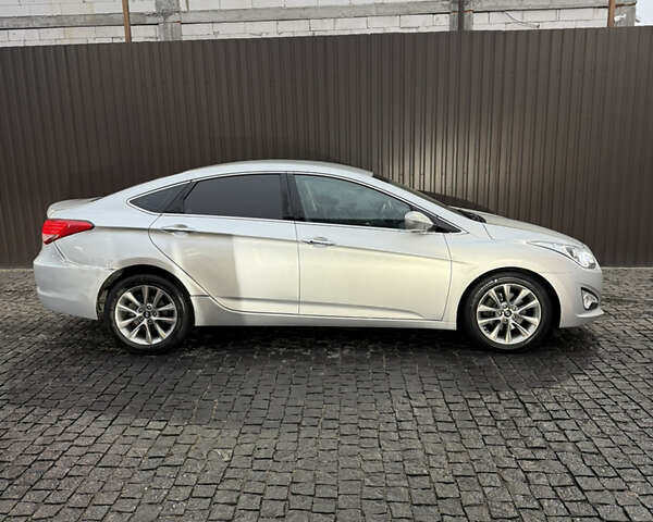 Сірий Хендай і40, об'ємом двигуна 1.69 л та пробігом 150 тис. км за 8100 $, фото 10 на Automoto.ua