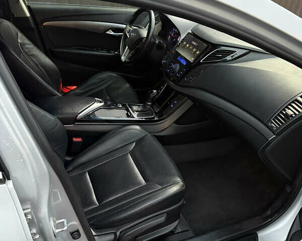 Сірий Хендай і40, об'ємом двигуна 1.69 л та пробігом 150 тис. км за 8100 $, фото 11 на Automoto.ua