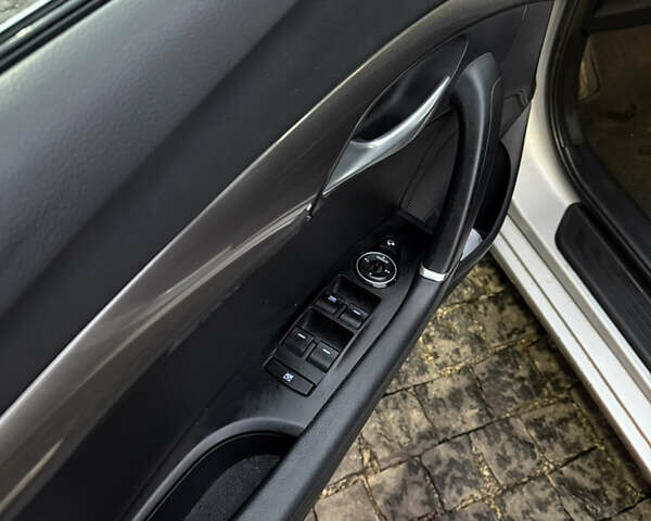 Сірий Хендай і40, об'ємом двигуна 1.69 л та пробігом 150 тис. км за 8100 $, фото 16 на Automoto.ua