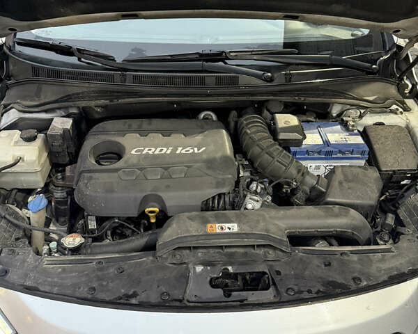 Сірий Хендай і40, об'ємом двигуна 1.69 л та пробігом 150 тис. км за 8100 $, фото 19 на Automoto.ua