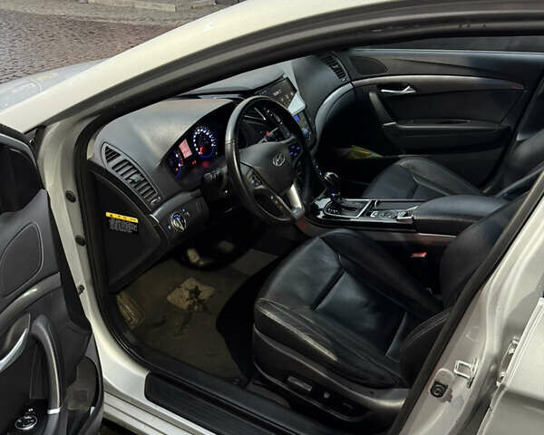 Сірий Хендай і40, об'ємом двигуна 1.69 л та пробігом 150 тис. км за 8100 $, фото 15 на Automoto.ua